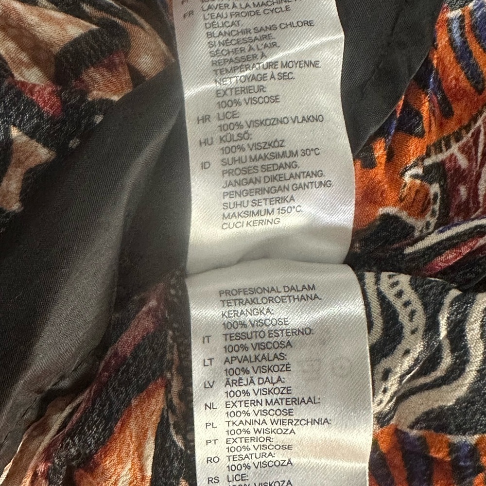 H&M
Multicolor Patterned jumpsuit - Picture 4 of 9
